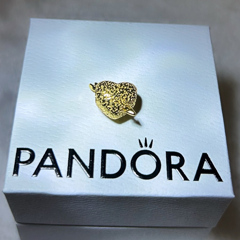 PANDORA Cupid Heart Charm w/box - Picture 7 of 9